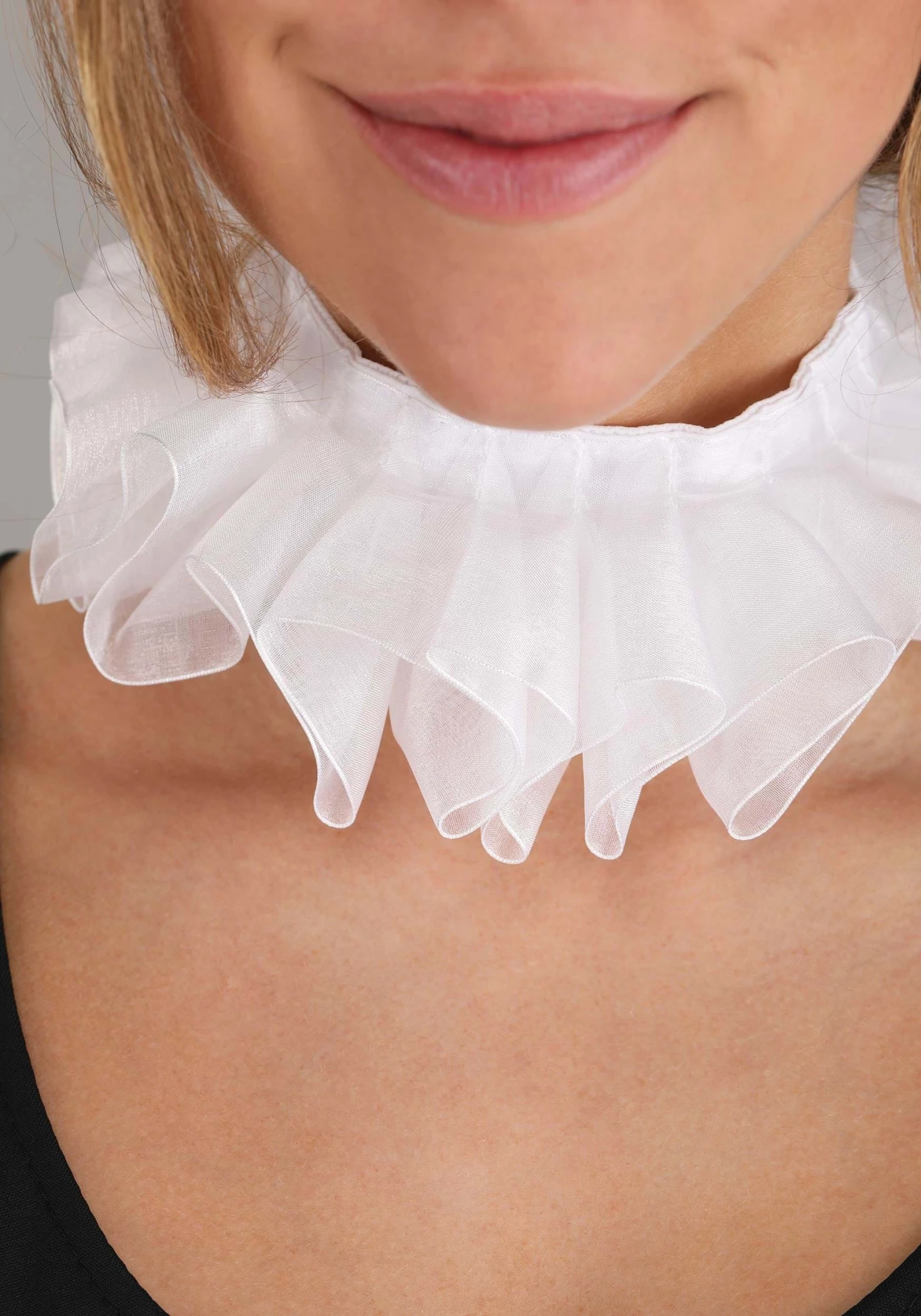 Elope Queen Elizabeth I Costume Kit For Women 4 Elope Queen Elizabeth I Costume Kit For Women - Image 4