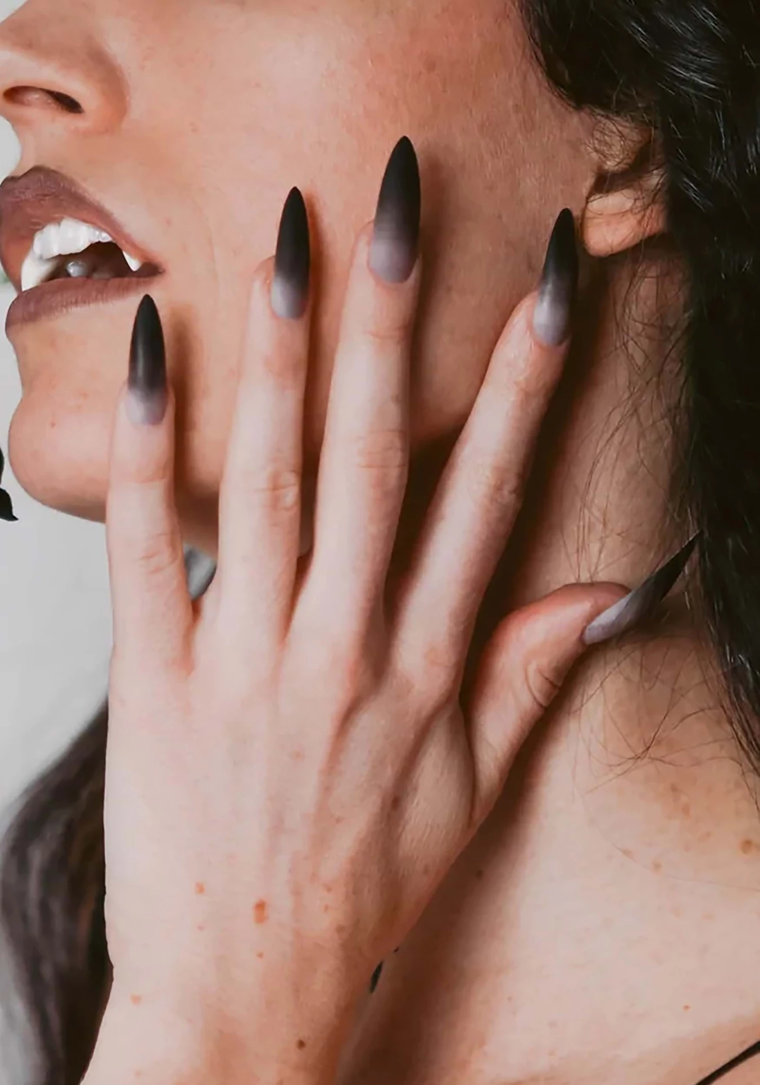 Rave Nailz Vamp Ombre Press-On Nails Kit 1 Rave Nailz Vamp Ombre Press-On Nails Kit